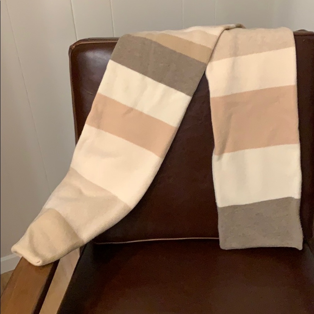 Calver & Wilson London Soft 100% Lambswool Colorblock Scarf